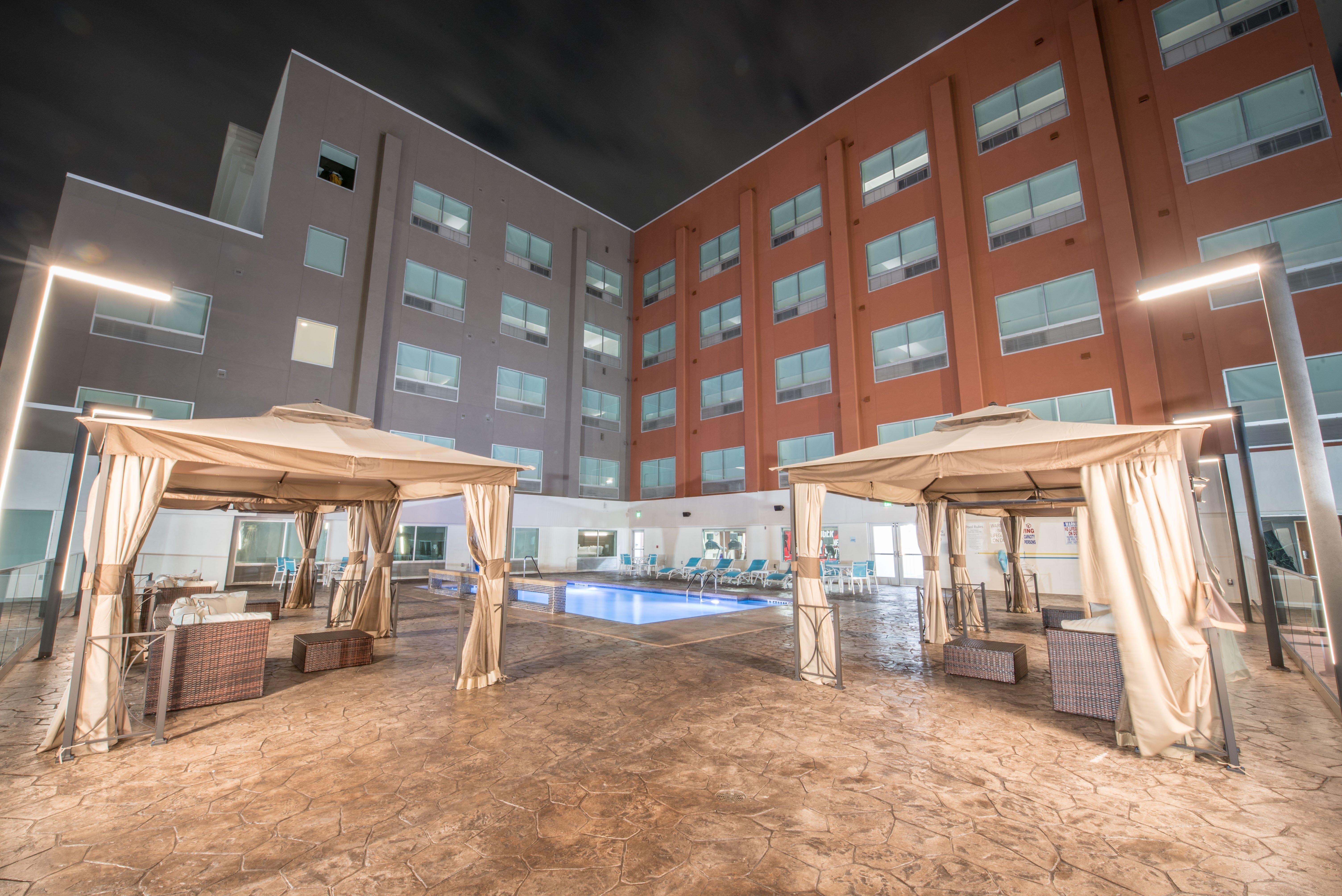 Holiday Inn Express & Suites - Houston Westchase - Westheimer By Ihg Bagian luar foto