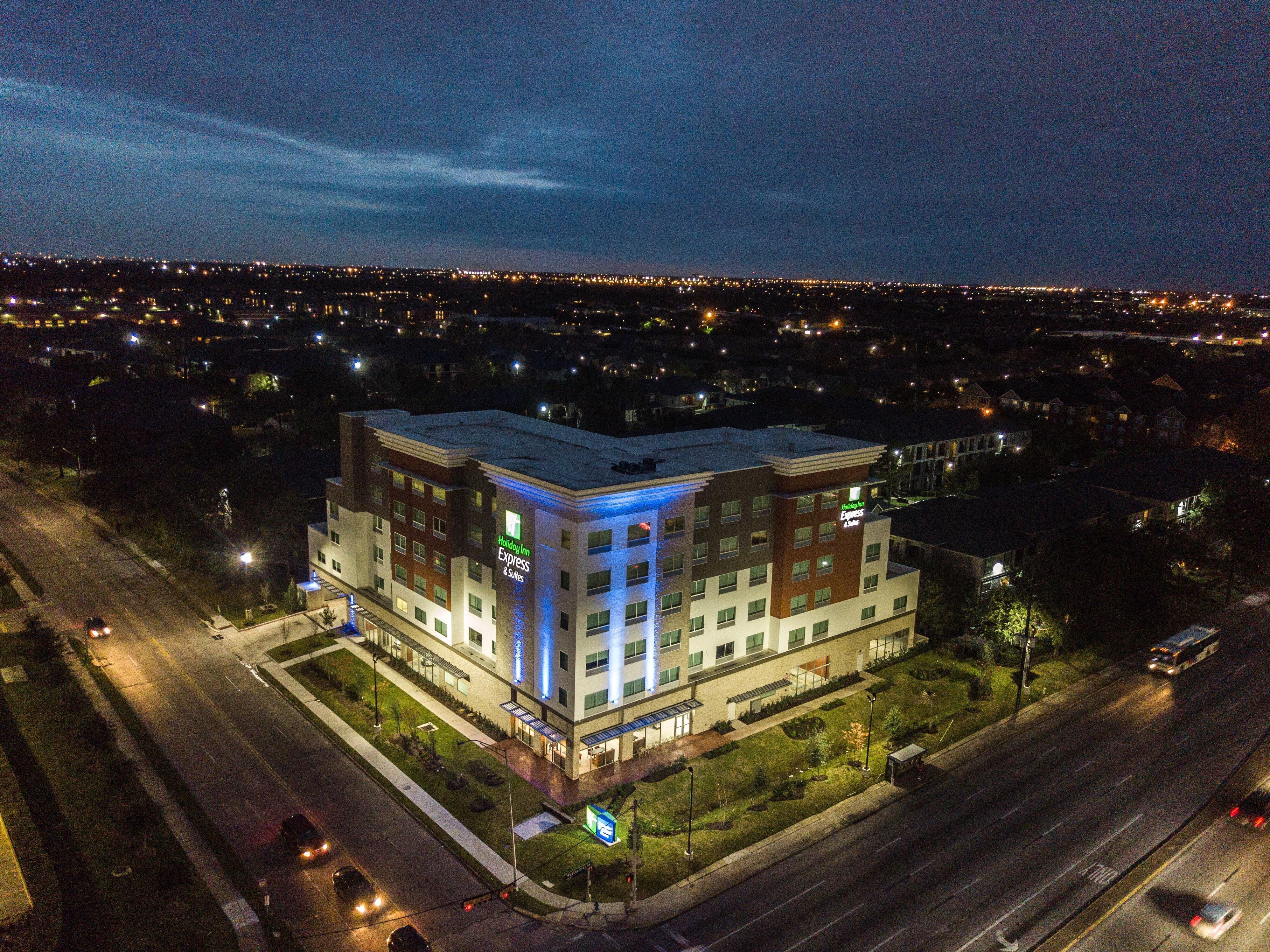 Holiday Inn Express & Suites - Houston Westchase - Westheimer By Ihg Bagian luar foto