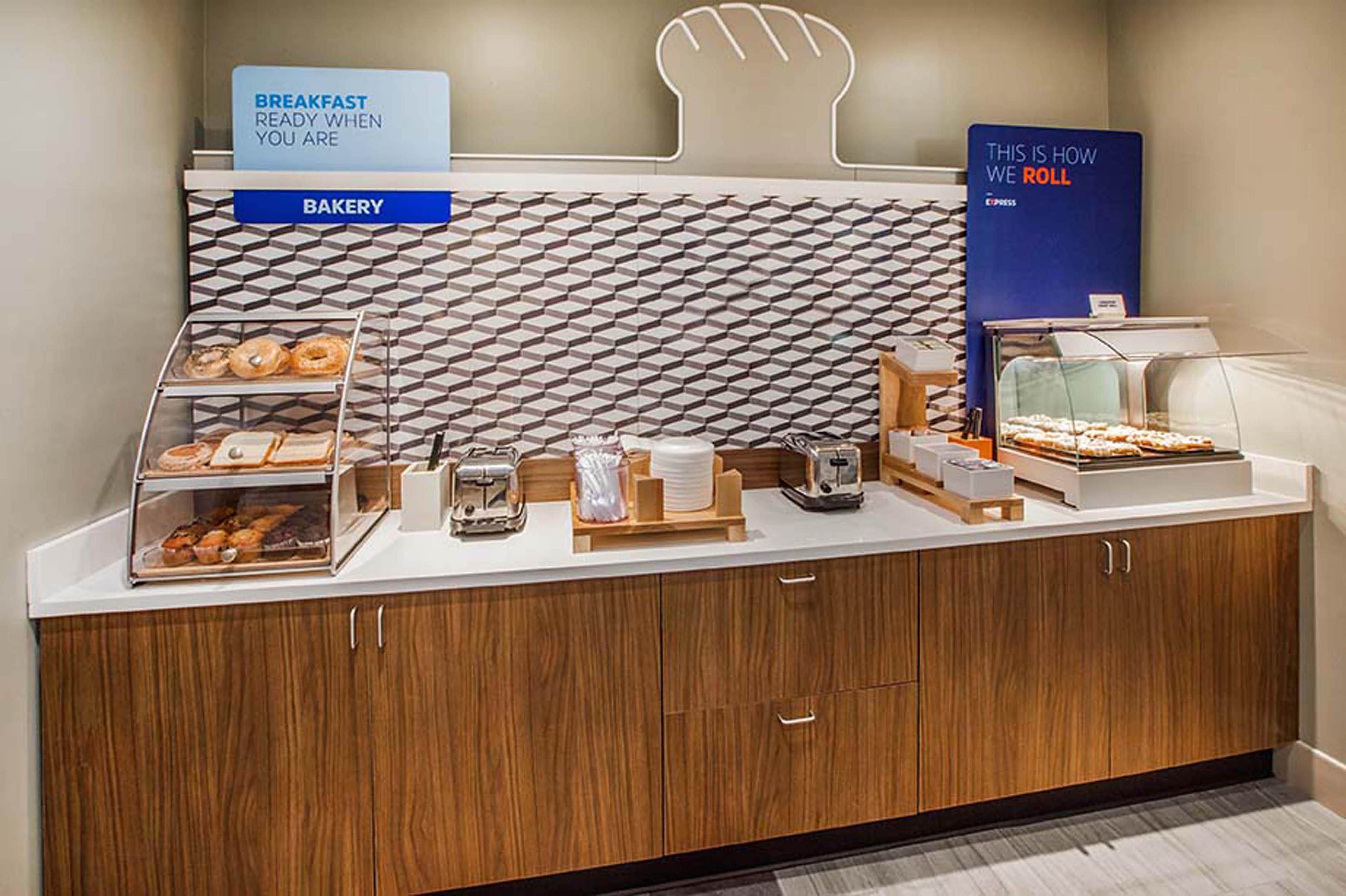 Holiday Inn Express & Suites - Houston Westchase - Westheimer By Ihg Bagian luar foto