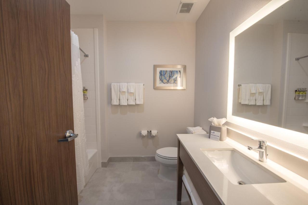 Holiday Inn Express & Suites - Houston Westchase - Westheimer By Ihg Bagian luar foto